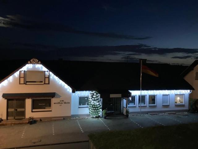 Bed & Breakfast Weisser Stein Schmallenberg Exterior photo