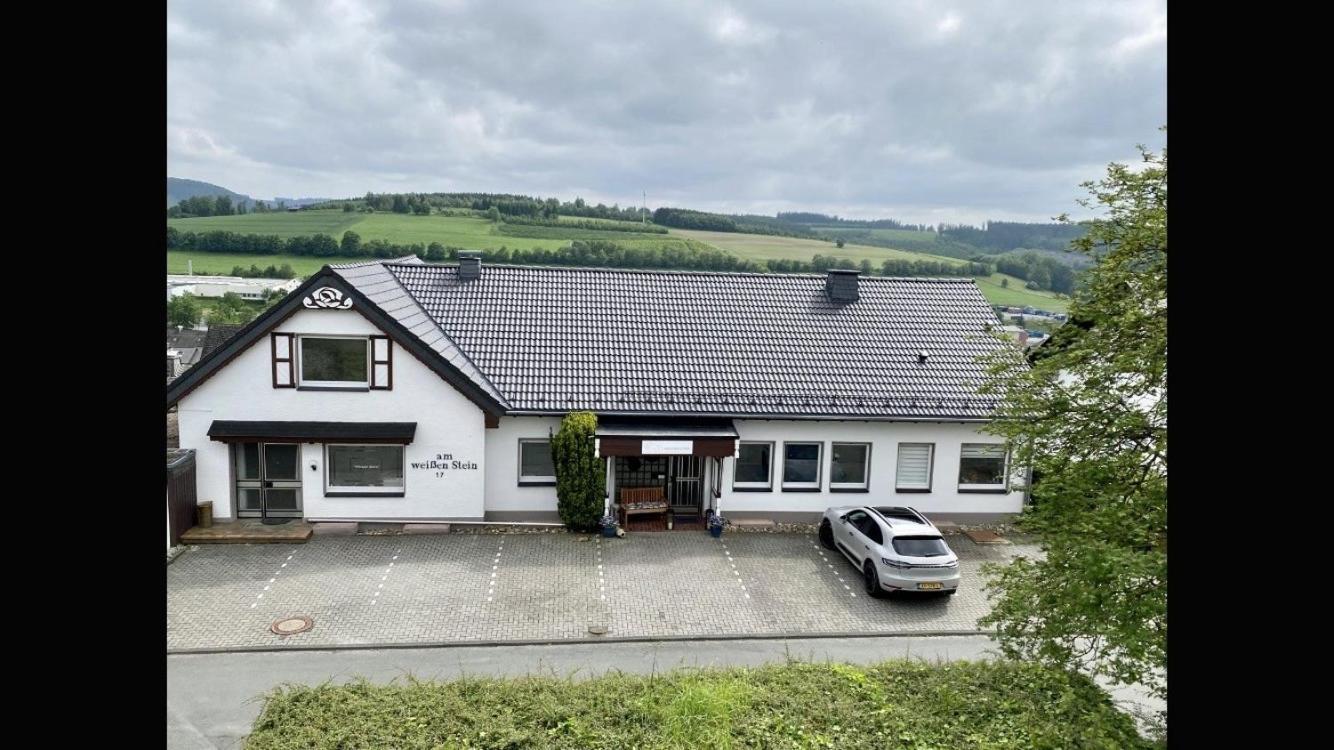 Bed & Breakfast Weisser Stein Schmallenberg Exterior photo