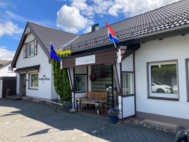 Bed & Breakfast Weisser Stein Schmallenberg Exterior photo
