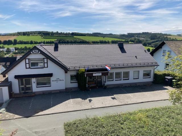 Bed & Breakfast Weisser Stein Schmallenberg Exterior photo